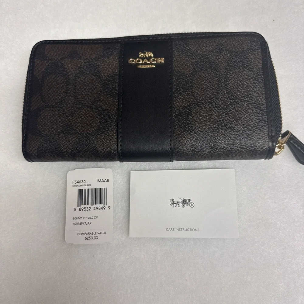Coach Signature Brown Leather Zip Around Credit Card Long Wallet - NWT $250